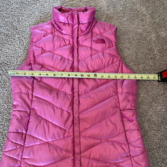 The North Face Women’s Puffer Vest 550 - Size S - Picture 3 of 8
